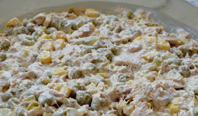 TON BALIKLI SALATA, czyli sałatka z tuńczykiem